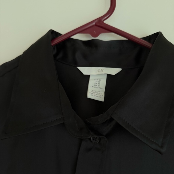 H&M Black Button-Up Blouse - Picture 2 of 4